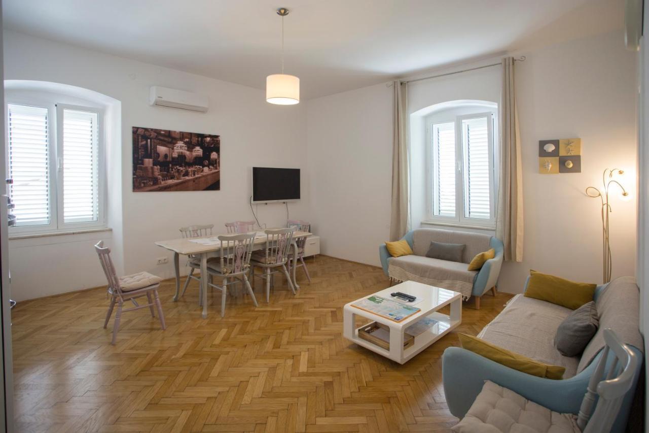 Town Place Apartment Сплит Экстерьер фото